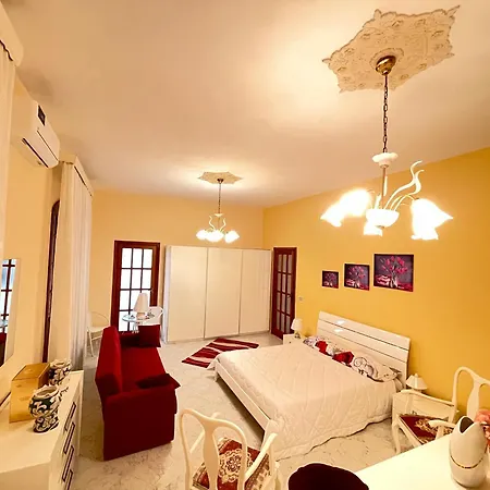 Santa Barbara Apartment *